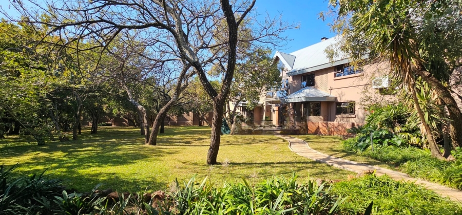 6 Bedroom Property for Sale in Hartbeesfontein North West